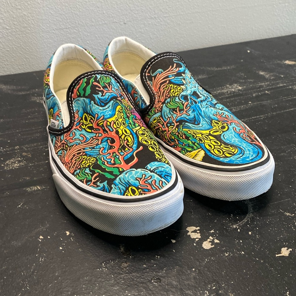 Used Vans Slip Ons under water design size 7.5